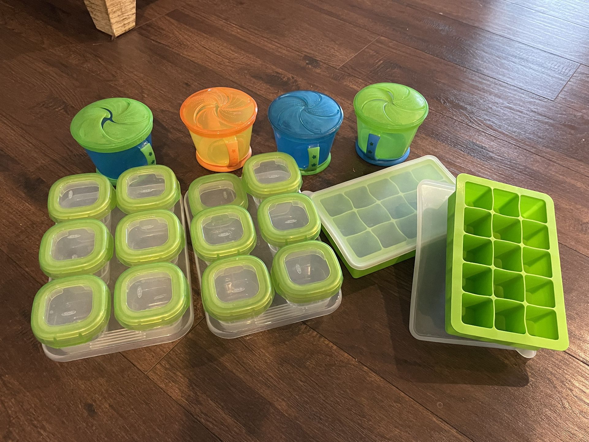 Baby food/toddler storage containers and silicone baby food containers