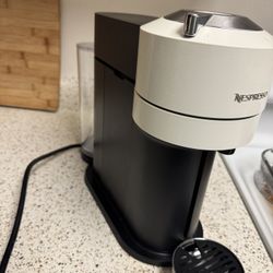 Nespresso Coffee Machine& Aeroccino Milk Frother