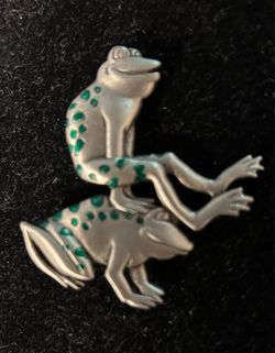 Leap Frogs Brooch