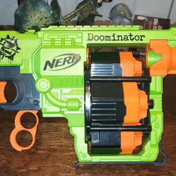 Nerf Dominator Zombie Strike