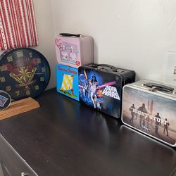 Lunchboxes or clock
