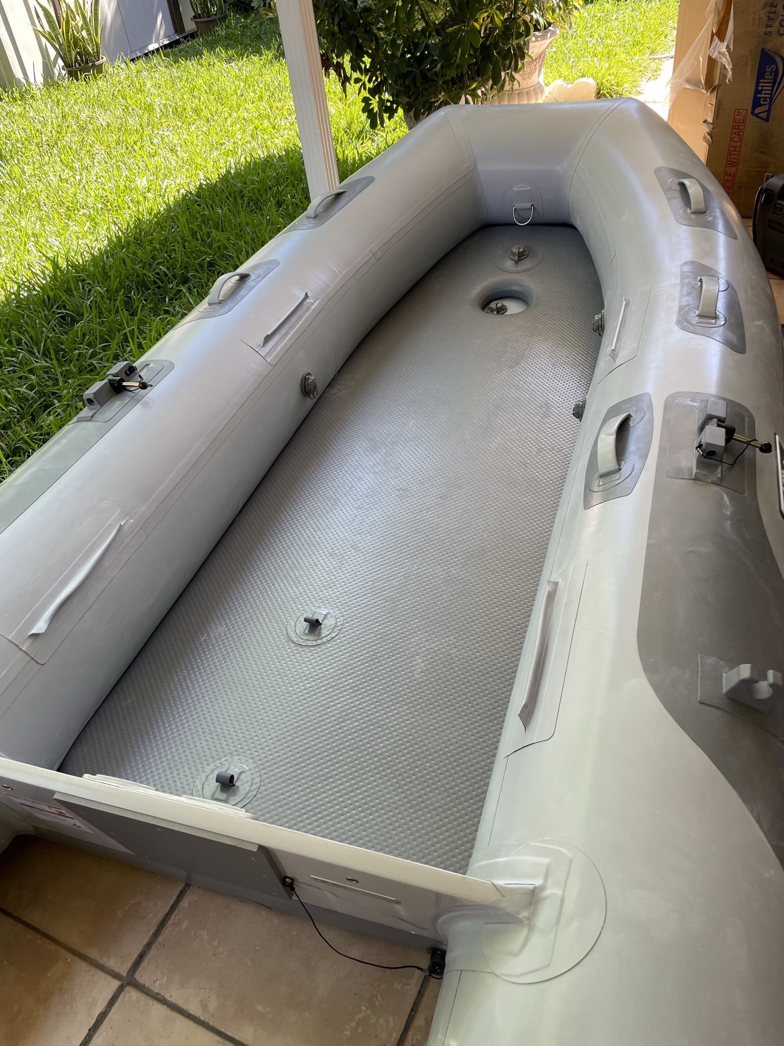2022 Hipolon 10 ‘ Inflatable