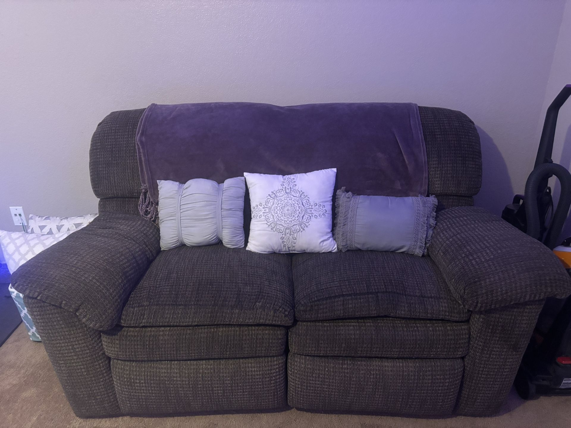✨Love Seat/Reclining Couch✨
