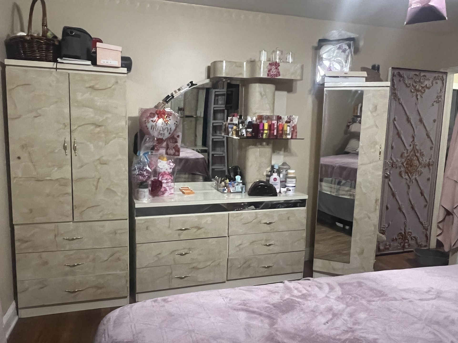 Bedroom Set And Living Room In Good Condition