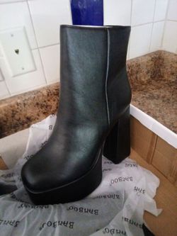 Brand new boots for ladies size 9