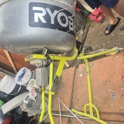 Mixtiadora Solo Una Vez Se Uso Se Me Callo Y Se Apachurro Poko $350 Pero Esta Nueva 