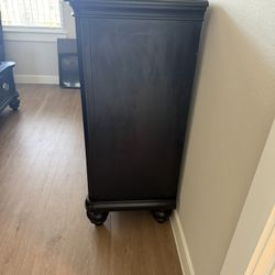 Dresser and Nightstand Rooms To Go