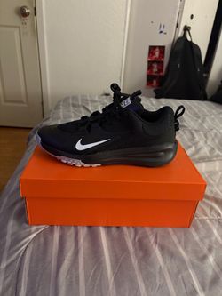 Nike Air Turfs - Size 11
