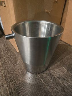 Bar bottle ice bucket