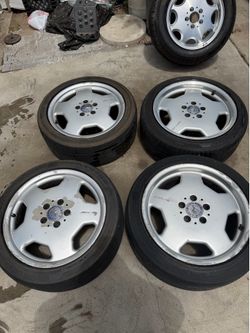 Set of Mercedes Amg monoblocks staggered 17in