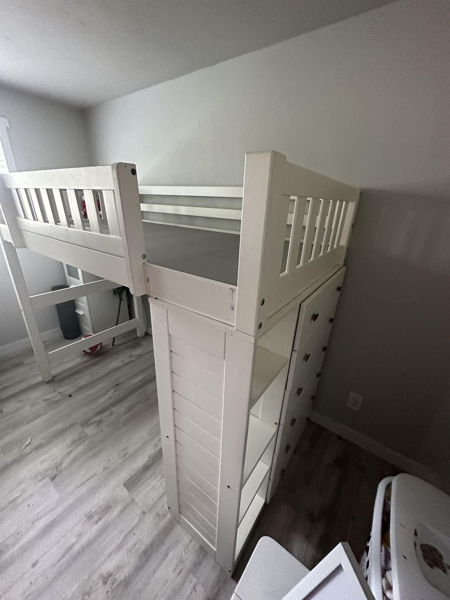 Twin Bunk Bed 