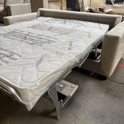 Free Delivery ✨Thomasville Maya Queen Size Sleeper Sofa