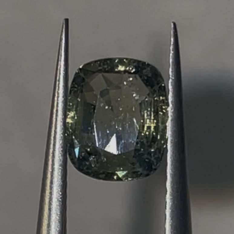 1.0Ct Natural Green Sapphire From Sri Lanka