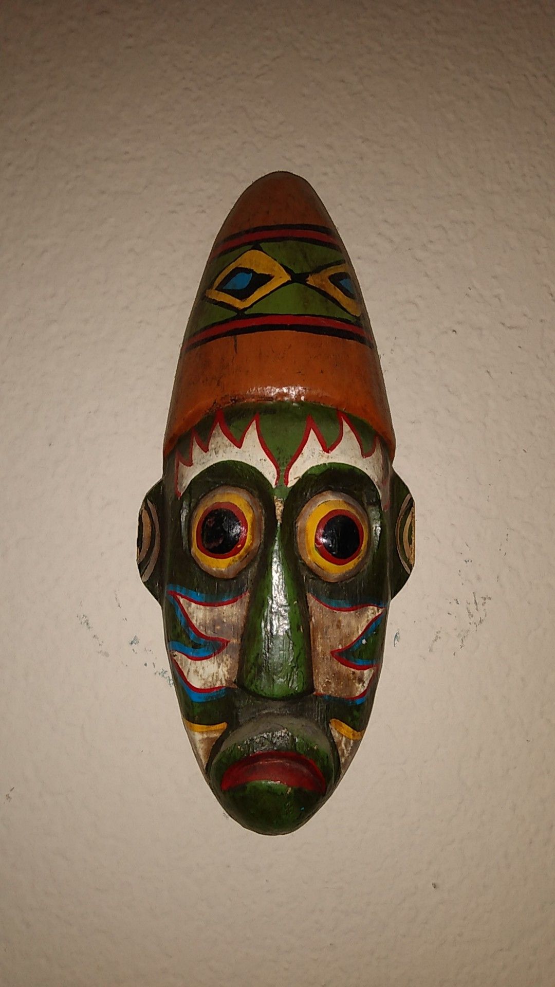 Carved wooden tiki-mask vintage 8" hand painted