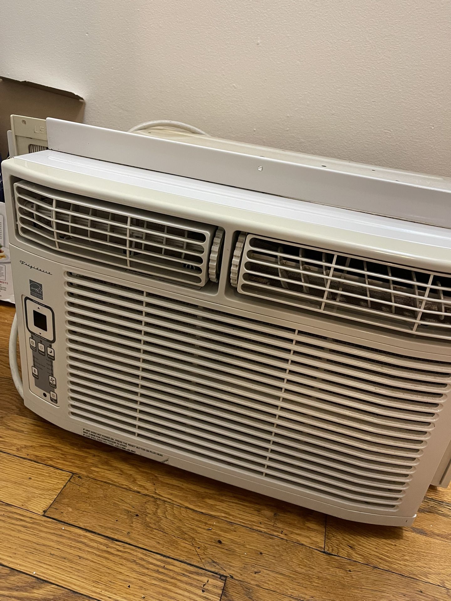 Frigidaire FAA065P7A Air Conditioner