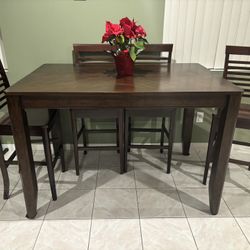 Dining Table & 4 Chairs