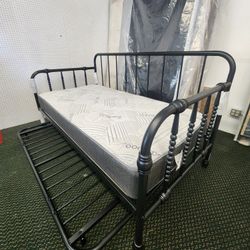 Daybed Twin W Trundle Black Metal Finish. New Especial Price 