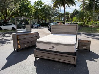 Beautiful Bedroom Set Queen Size MDF Wood Dark Gray Color In Excellent Condition by Coaster furnitu