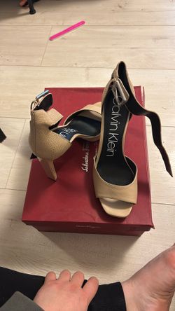 Calvin Klein Marinda Peep Toe Ankle Strap Sandals, Desert Sand SZ 9