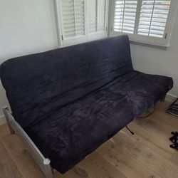 Futon With Washable Microfiber Fabric. Excellent Condition 