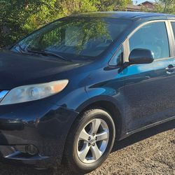 2011 Toyota Sienna