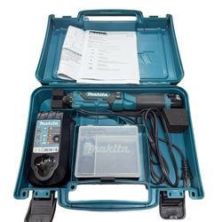 Makita DF012DSE 7.2V Cordless 1/4' Hex Driver-Drill Kit w/ Auto-Stop Clutch