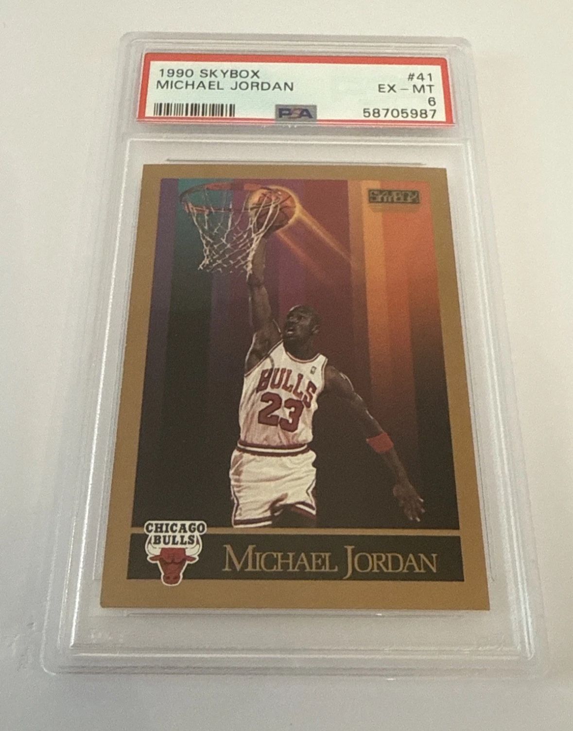1990 SKYBOX #41 MICHAEL JORDAN PSA 6
