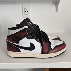 Air Jordan 1 retro mid  “Wear away”