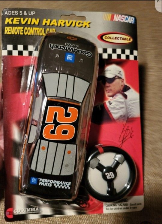 NASCAR Kevin Harvick remote control car ages 5+