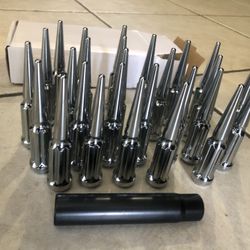 24 Or 32 14x1.5 Spike Lug Nuts