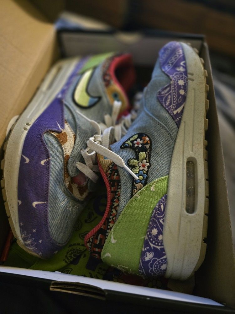 Nike Air Max Concepts So Far Out Special Box
