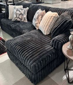 💞OM 💞  Brand New Living Room Sectional with Chaise