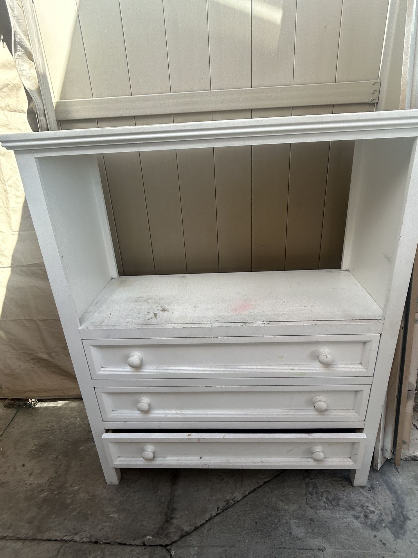 Dresser/ Cabinet / Tv Stand