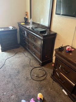 Dresser and 2 night stands