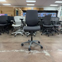 Steelcase Gesture Ergonomic Office Chair Fully Adjustable in Dove Gray with Store Warranty