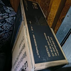 NIB LG UHD 4K DE 27UL600