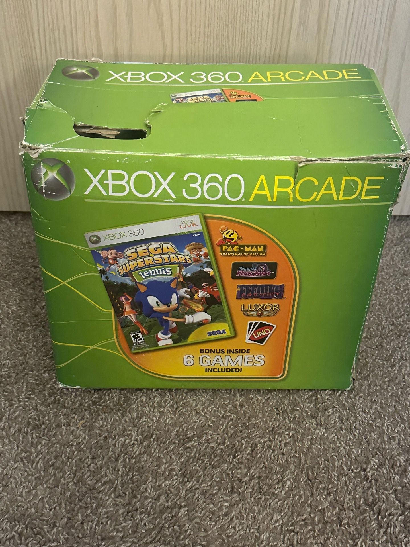 Xbox 360 in box