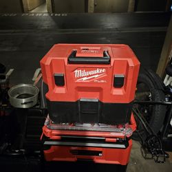 M12 Milwaukee Fuel Vacuum 