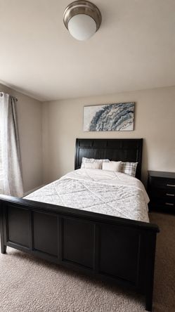 3 in 1: Queen bedframe, headboard, mattress