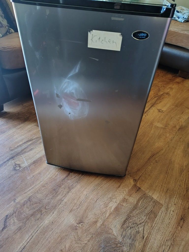 Mini Refrigerator 