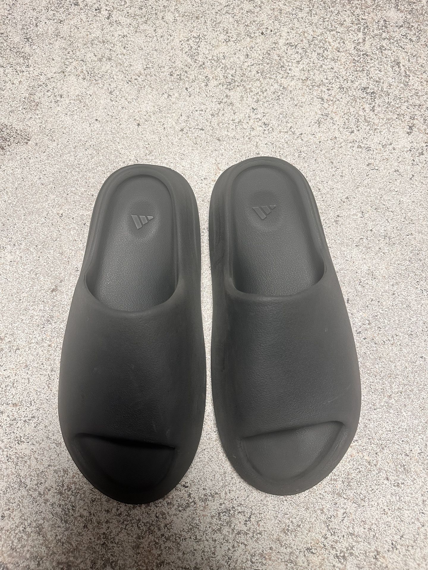 onxy yeezy slide