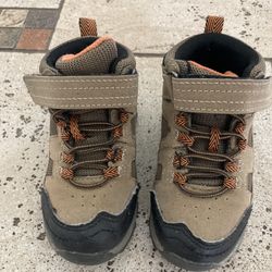 Like New Boys Hiker Shoes Size 8