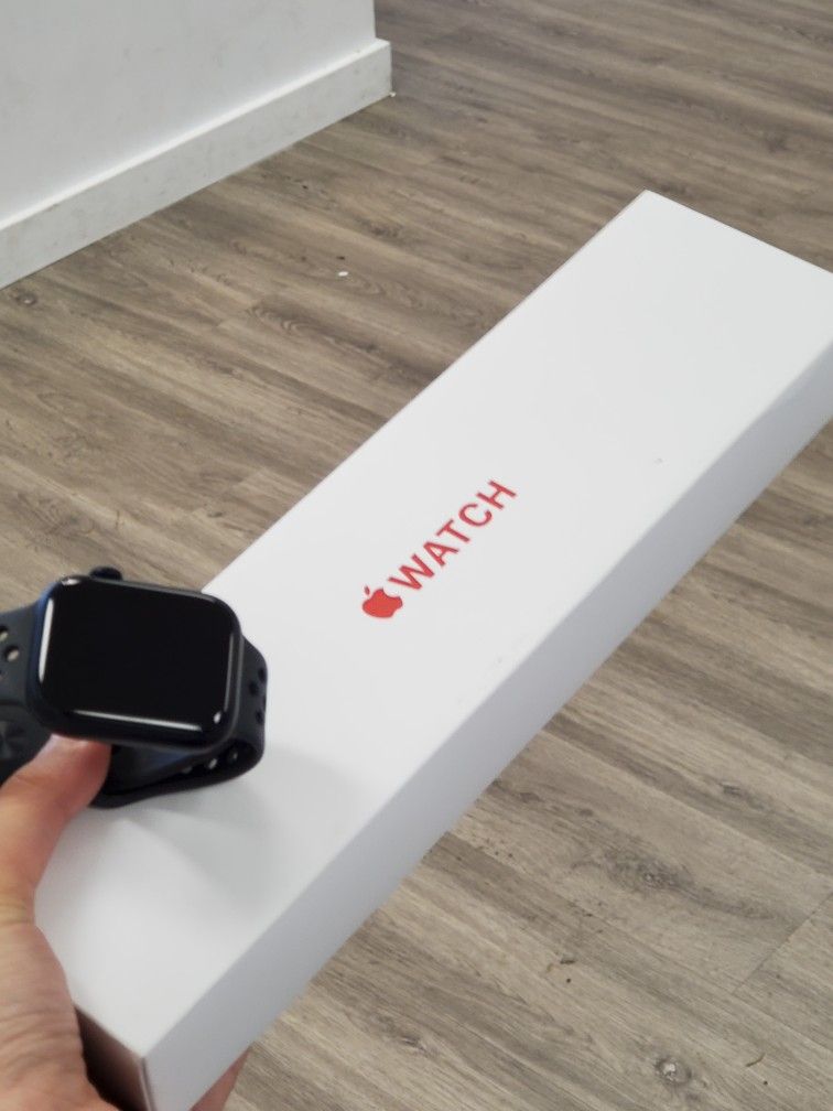 Apple Watch Series 8 - Buy in full or $1 today