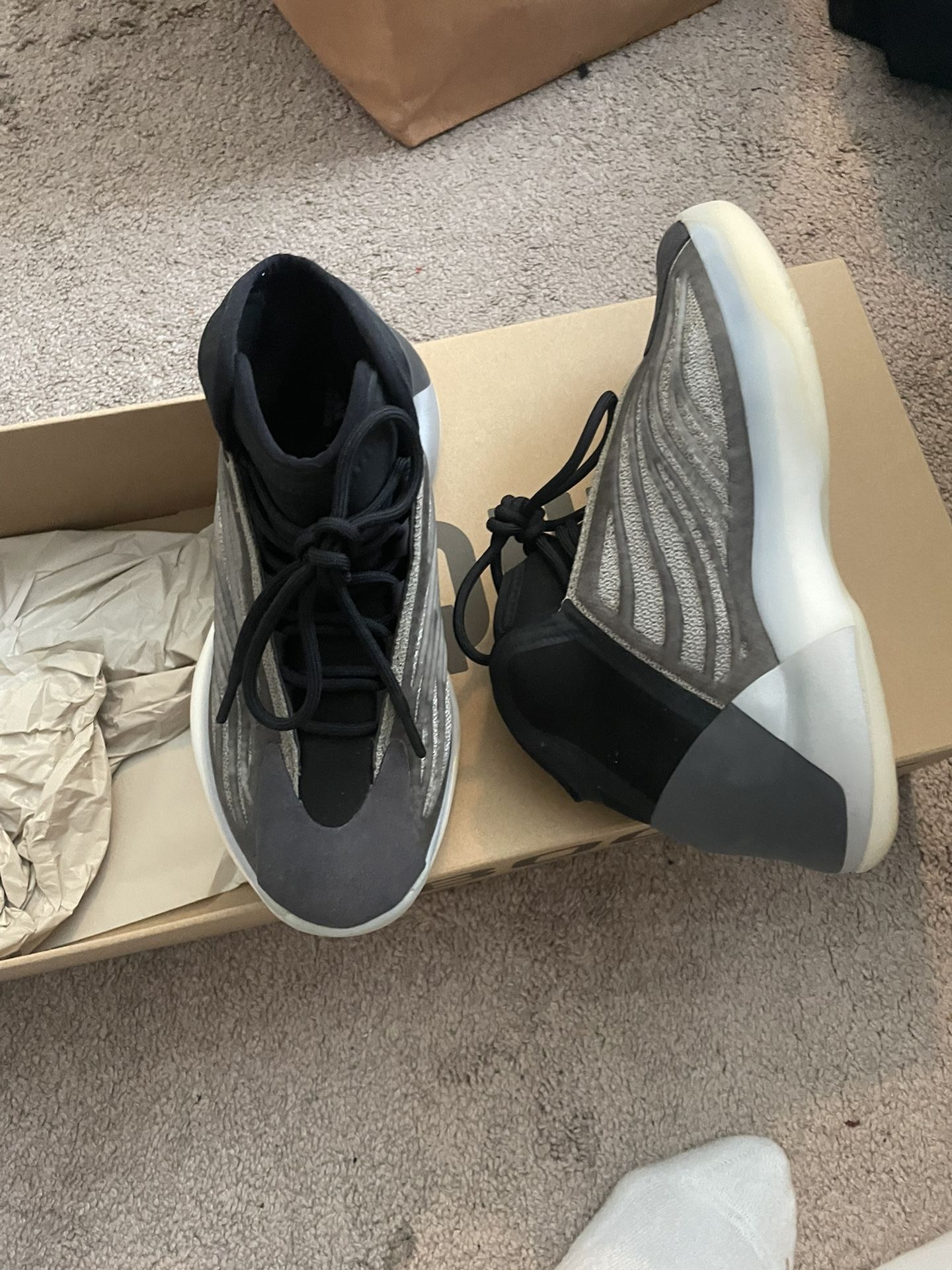 Yeezy QNTM