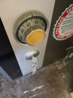 The Protector Firesafe Model 1060