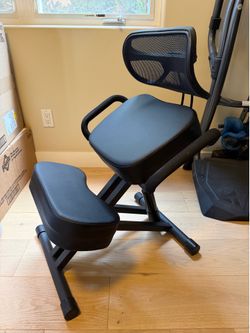 Ergonomic Kneeling Chair with back + arm support - LIKE NEW, barely used