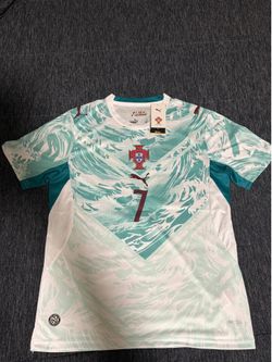 Brand New Ronaldo 2026 Portugal jersey size medium!