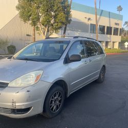 2004 Toyota Sienna