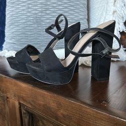 ✨ ALDO Platform Heels – Size 7.5 ✨ Super cute + super tall = the perfect going-out heel 🤍