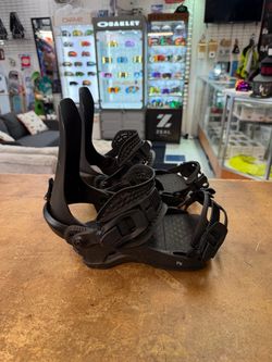 Bataleon medium snowboard bindings certified with warranty located at sin city snowboards
